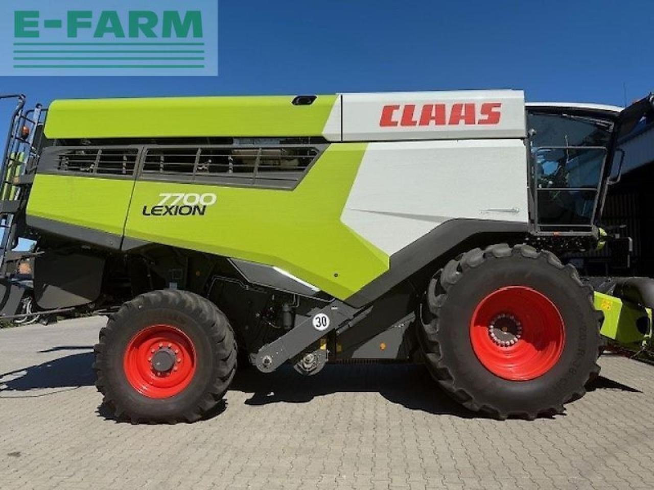 CLAAS lexion 7700 - Combine harvester: picture 3 CLAAS lexion 7700 - Combine harvester: picture 3