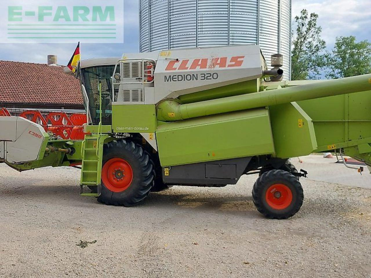 CLAAS medion 310 - Combine harvester: picture 1 CLAAS medion 310 - Combine harvester: picture 1
