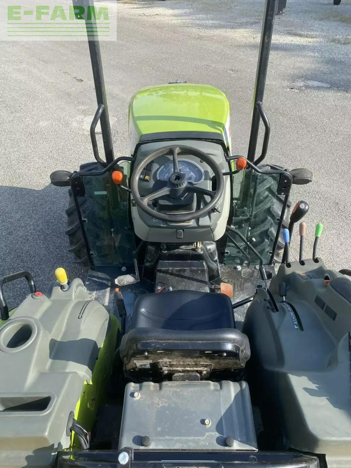 CLAAS nexos 240 f arceau 4rm F - Farm tractor: picture 4 CLAAS nexos 240 f arceau 4rm F - Farm tractor: picture 4