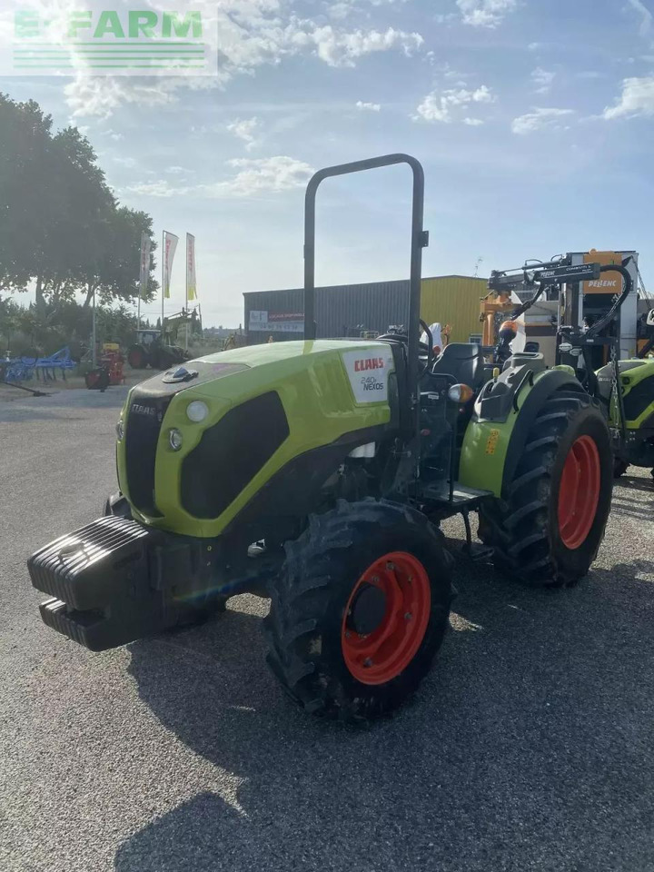 CLAAS nexos 240 f arceau 4rm F - Farm tractor: picture 2 CLAAS nexos 240 f arceau 4rm F - Farm tractor: picture 2