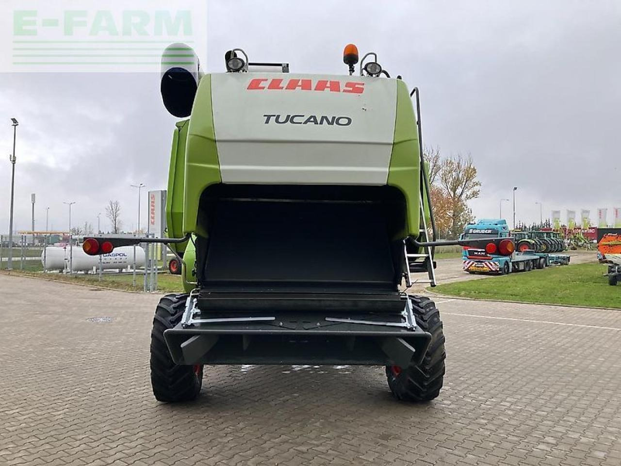 CLAAS tucano 440 - Combine harvester: picture 4 CLAAS tucano 440 - Combine harvester: picture 4