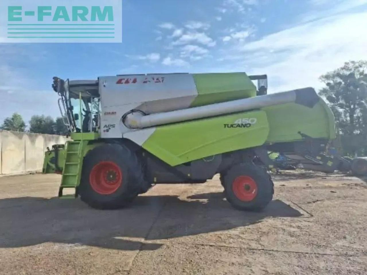 CLAAS tucano 450 - Combine harvester: picture 2 CLAAS tucano 450 - Combine harvester: picture 2
