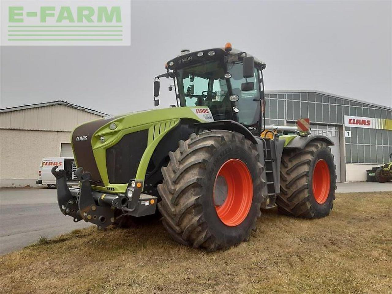 CLAAS xerion 4000 trac vc TRAC VC - Farm tractor: picture 1 CLAAS xerion 4000 trac vc TRAC VC - Farm tractor: picture 1