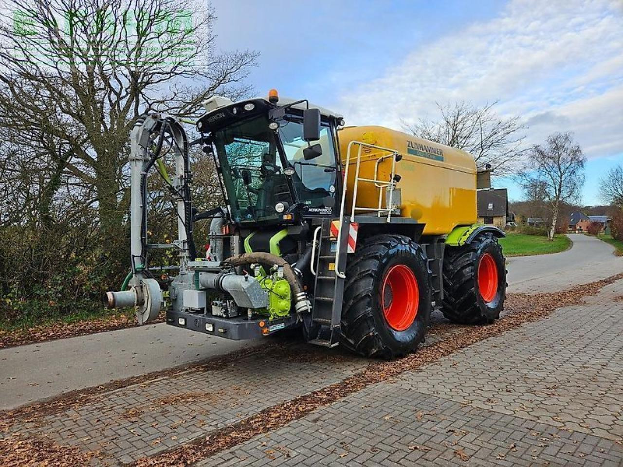 CLAAS xerion saddletrac 3800 "viele neuteile und reparaturen durchgeführt" - Self-propelled sprayer: picture 1 CLAAS xerion saddletrac 3800 "viele neuteile und reparaturen durchgeführt" - Self-propelled sprayer: picture 1