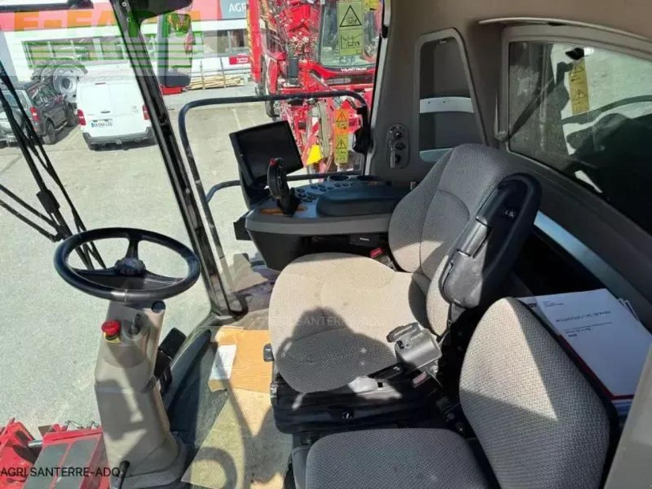 Case-IH axial-flow 8250 - Combine harvester: picture 2 Case-IH axial-flow 8250 - Combine harvester: picture 2