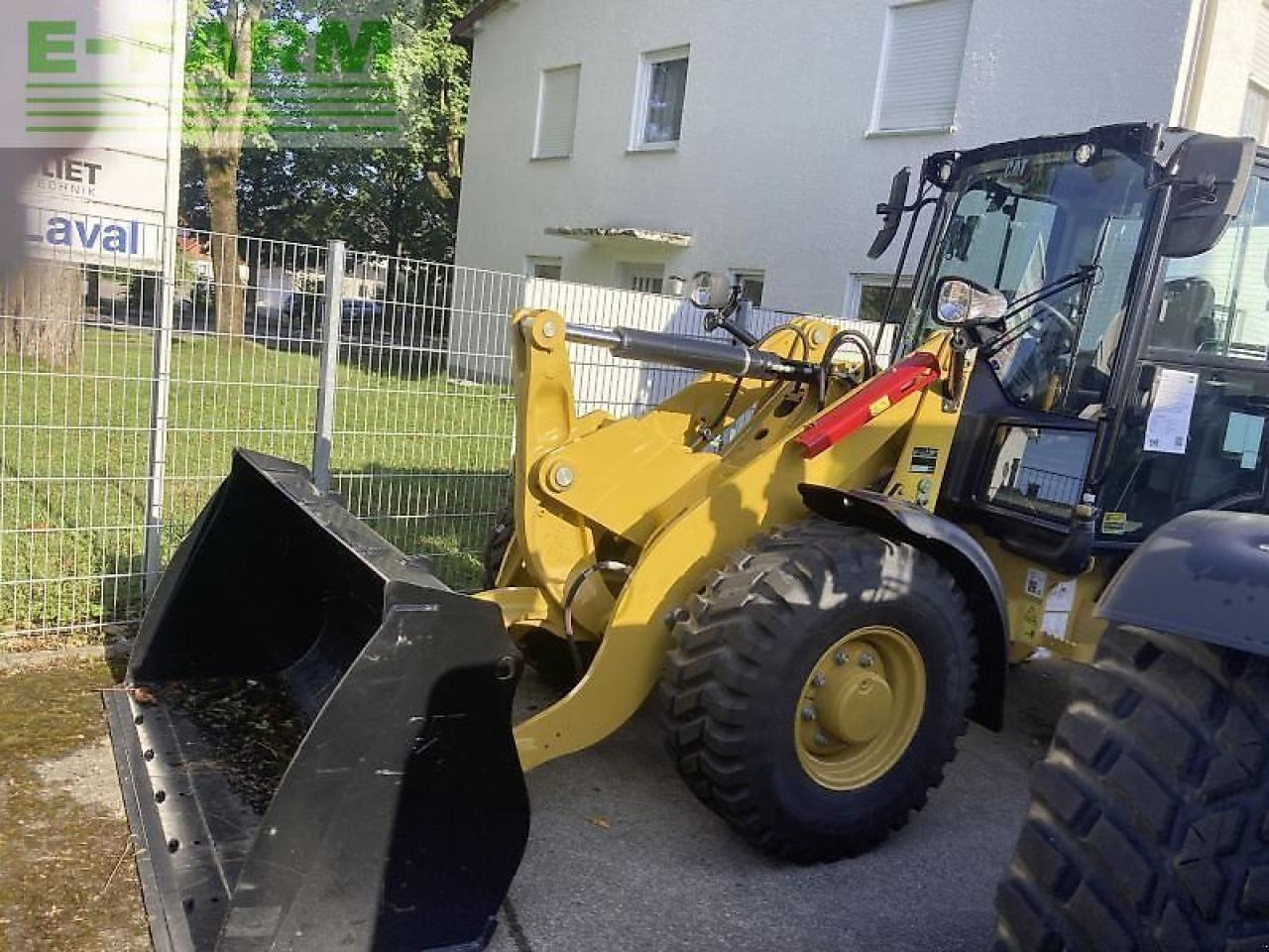 Caterpillar cat 906-14 - Mini excavator: picture 1 Caterpillar cat 906-14 - Mini excavator: picture 1