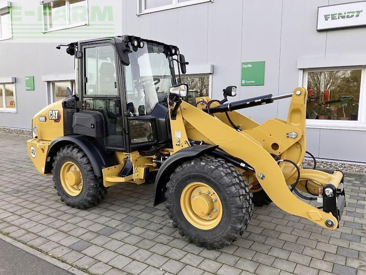 Caterpillar cat 906-14a - Mini excavator: picture 1 Caterpillar cat 906-14a - Mini excavator: picture 1