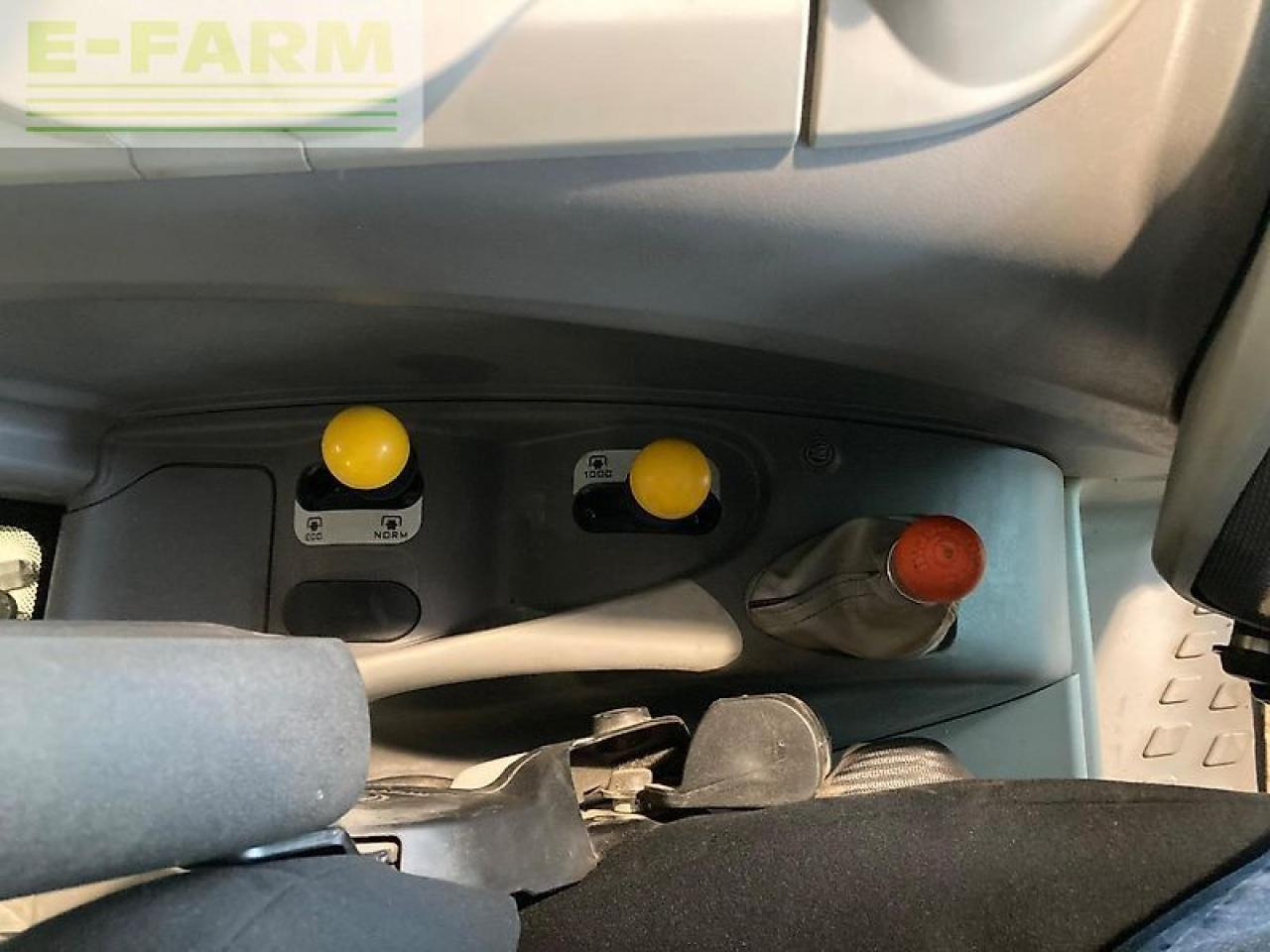Farm tractor Deutz-Fahr 6130 powershift: picture 13