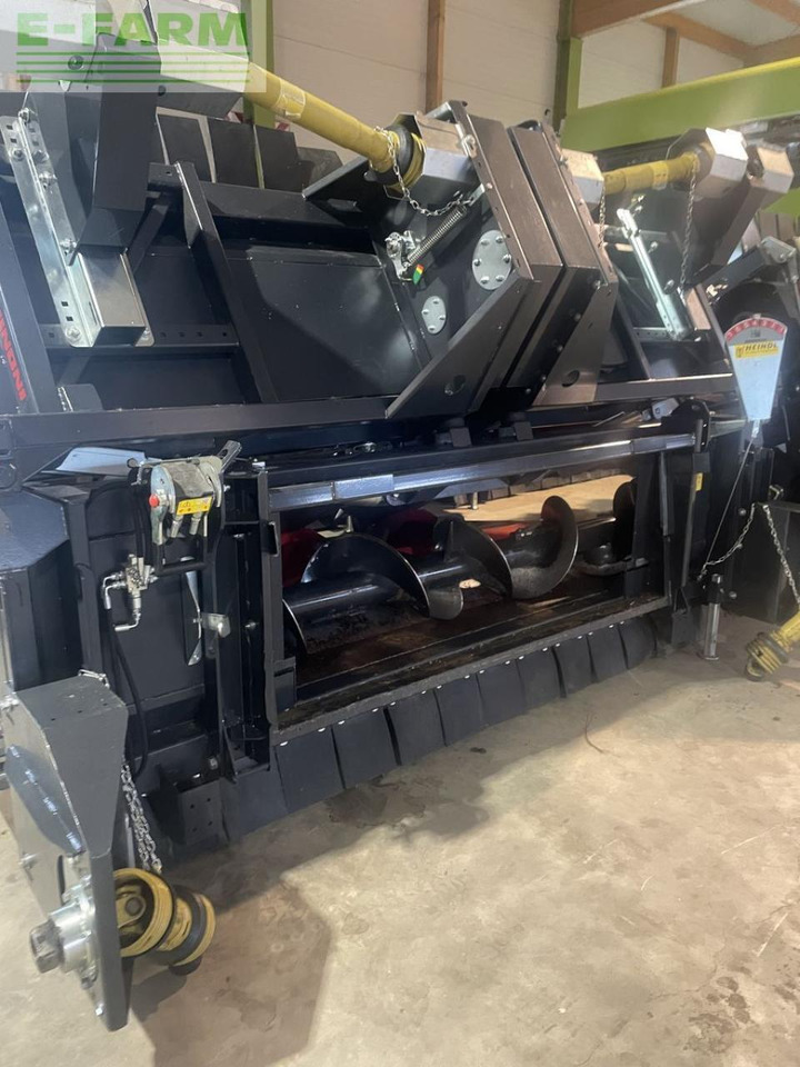 Dominoni maispflücker 8 reiher - Forage harvester attachment: picture 1 Dominoni maispflücker 8 reiher - Forage harvester attachment: picture 1