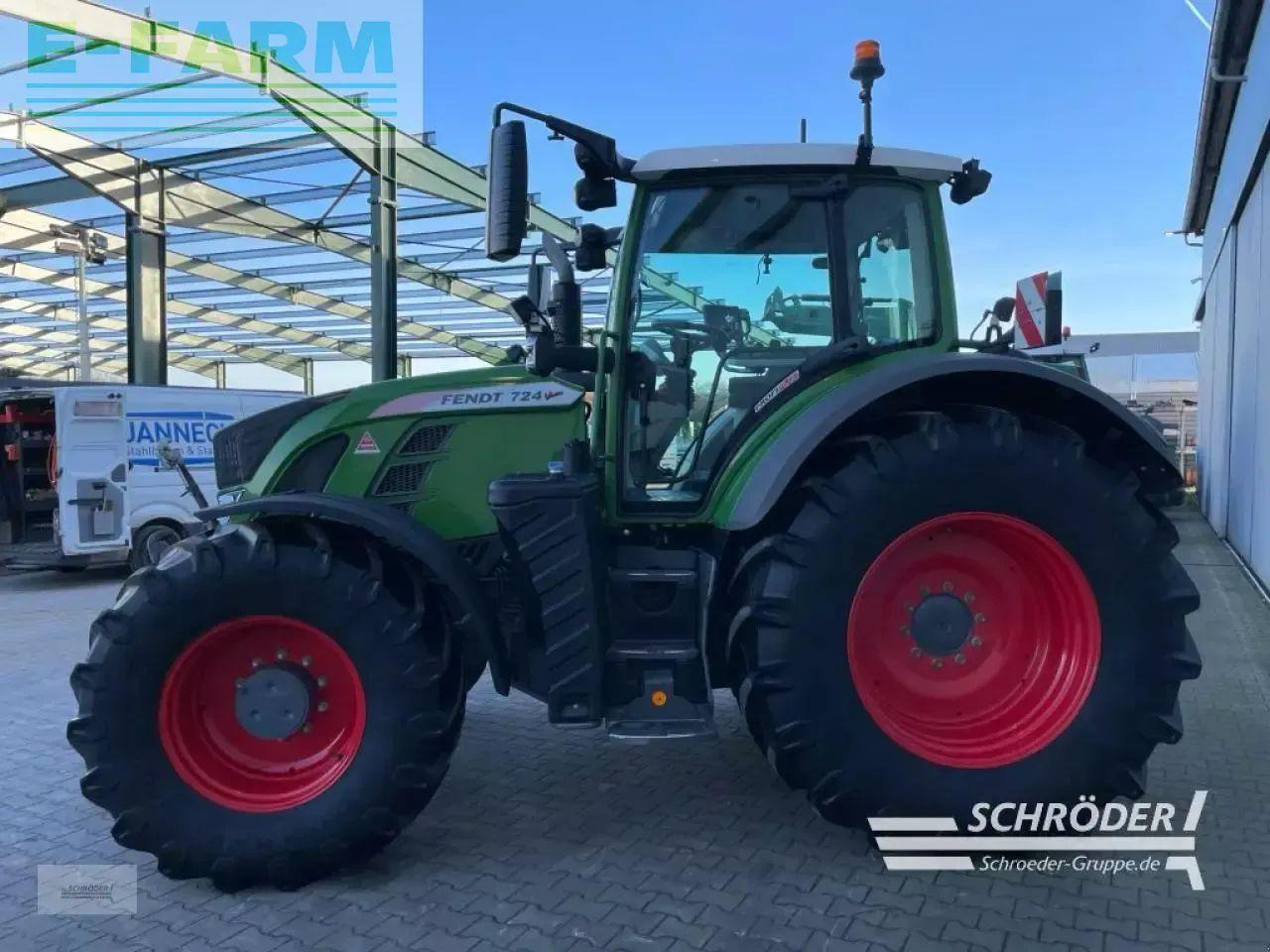 Fendt 724 s4 profi plus - Farm tractor: picture 4 Fendt 724 s4 profi plus - Farm tractor: picture 4