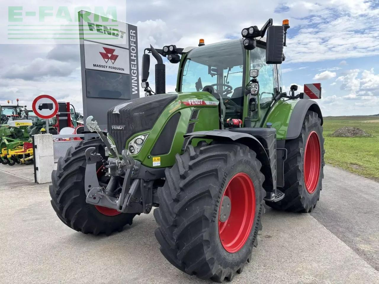 Fendt 724 vario profi+ - Farm tractor: picture 1 Fendt 724 vario profi+ - Farm tractor: picture 1