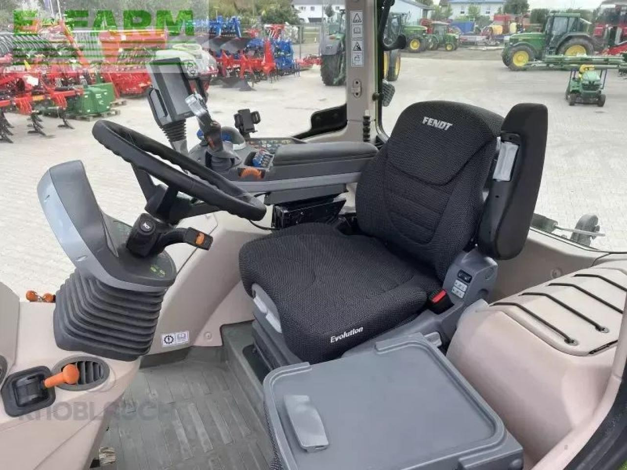 Farm tractor Fendt 724 vario profi Profi: picture 8