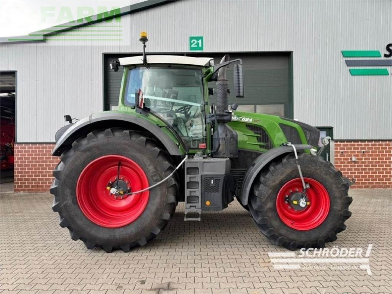 Fendt 824 vario s4 profi plus ProfiPlus - Farm tractor: picture 2 Fendt 824 vario s4 profi plus ProfiPlus - Farm tractor: picture 2