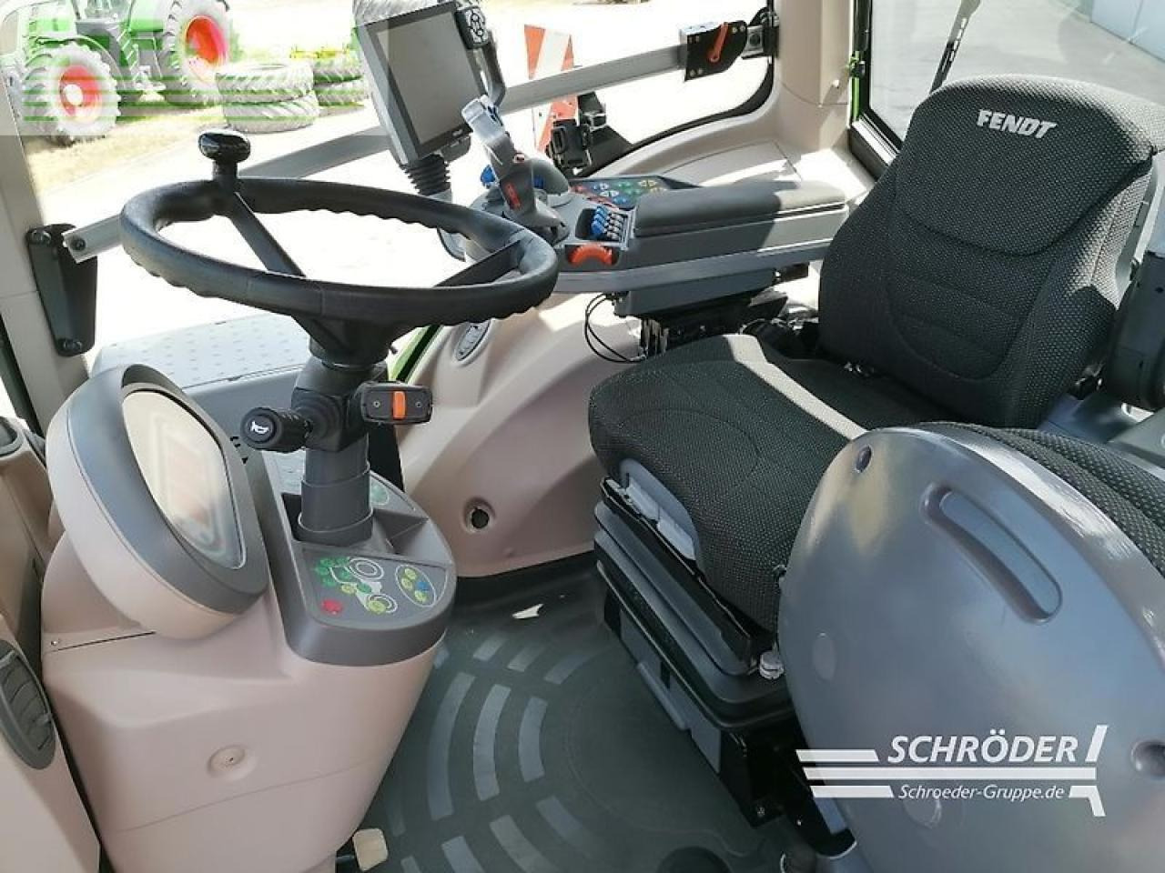 Fendt 828 s4 profi plus - Farm tractor: picture 5 Fendt 828 s4 profi plus - Farm tractor: picture 5