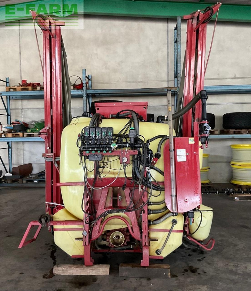 Hardi Master 1200 Twin Stream - Trailed sprayer: picture 3 Hardi Master 1200 Twin Stream - Trailed sprayer: picture 3