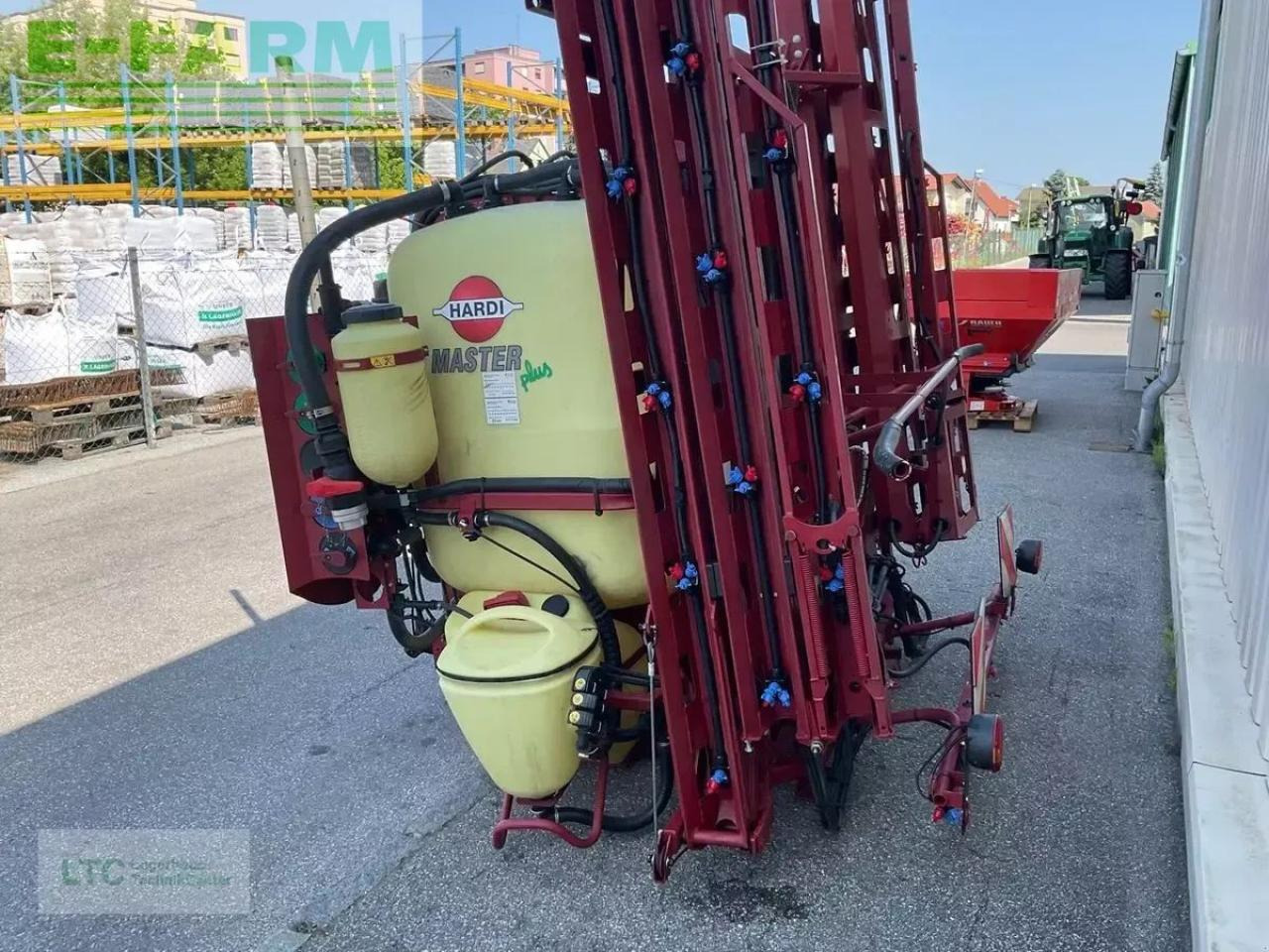 Hardi master plus 1500 - Trailed sprayer: picture 4 Hardi master plus 1500 - Trailed sprayer: picture 4