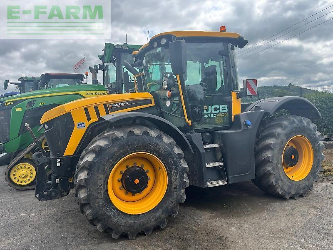 JCB 4220 - Farm tractor: picture 1 JCB 4220 - Farm tractor: picture 1