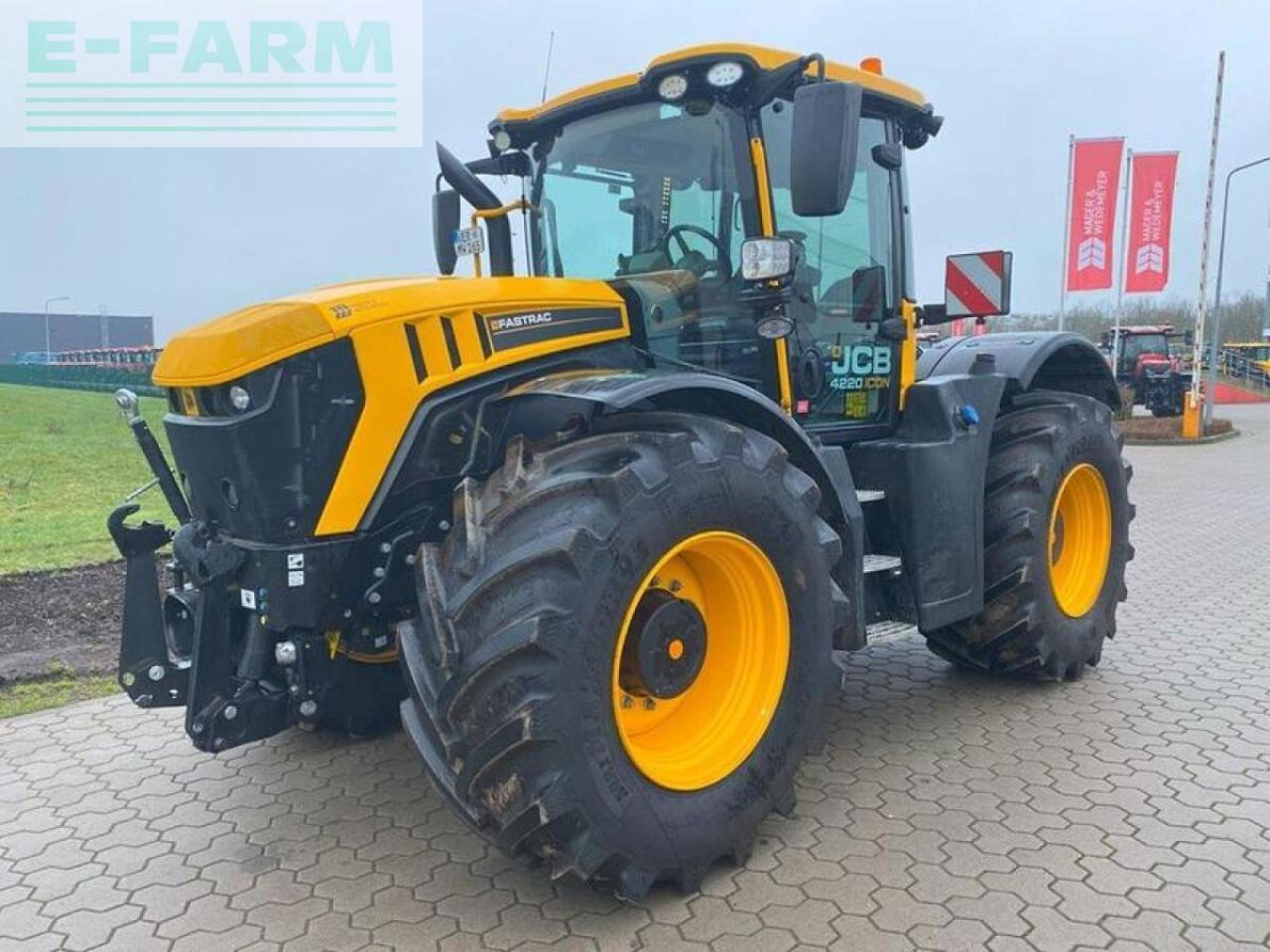 JCB 4220 icon - Farm tractor: picture 1 JCB 4220 icon - Farm tractor: picture 1
