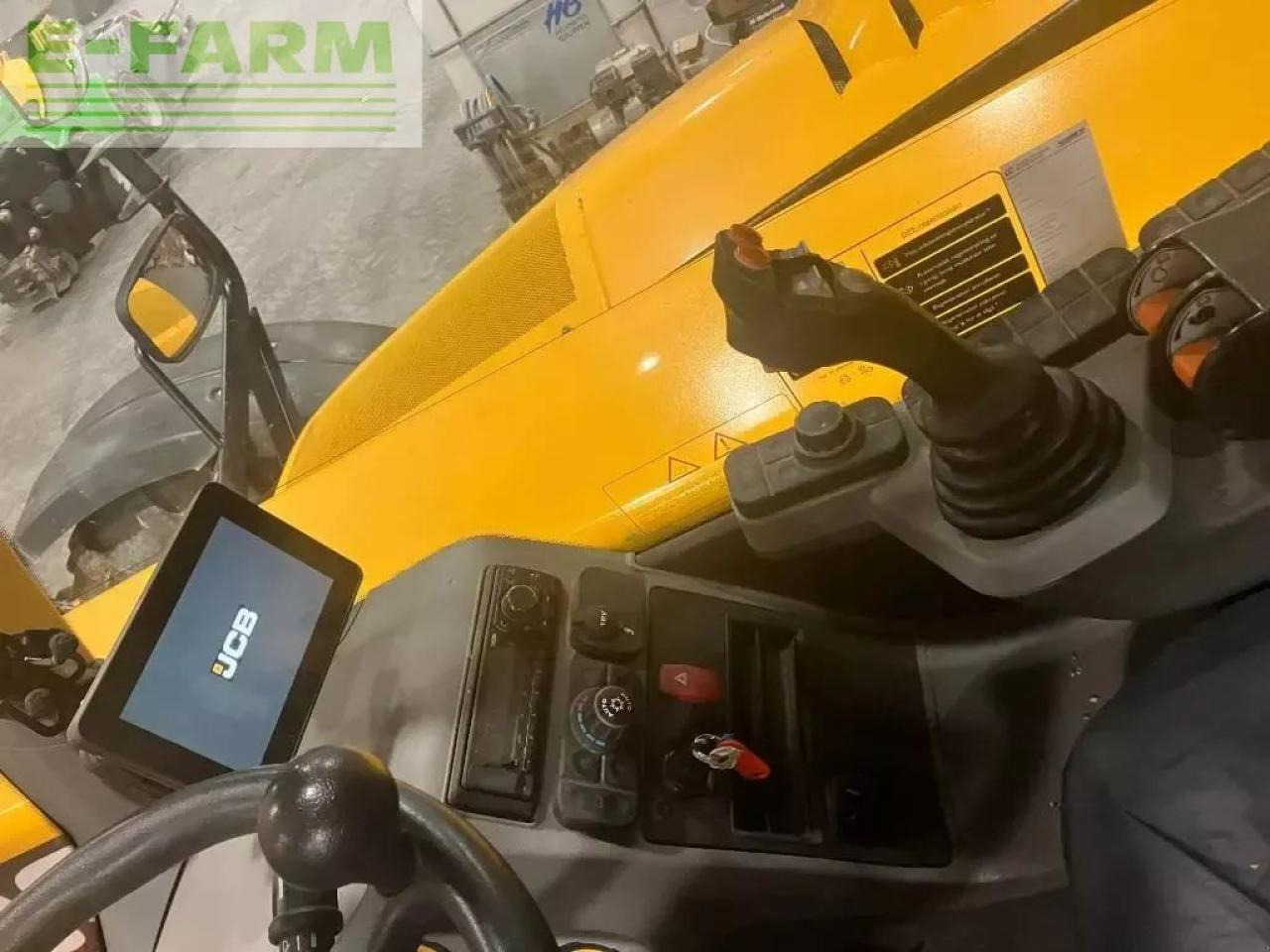 JCB 560-80 - Telescopic handler: picture 2 JCB 560-80 - Telescopic handler: picture 2