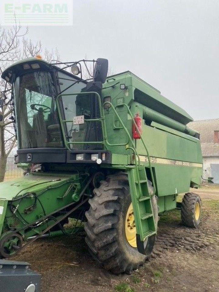 John Deere 2056 - Combine harvester: picture 1 John Deere 2056 - Combine harvester: picture 1