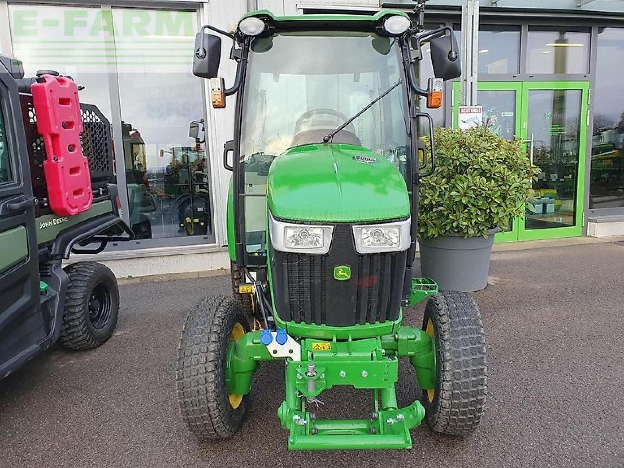 John Deere 3039r neumaschine - Farm tractor: picture 2 John Deere 3039r neumaschine - Farm tractor: picture 2