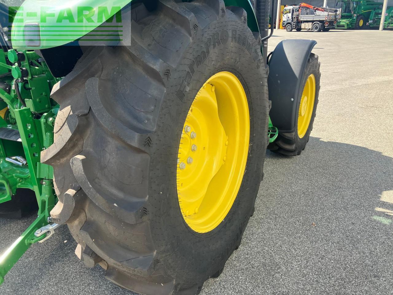 Farm tractor John Deere 5067E: picture 34