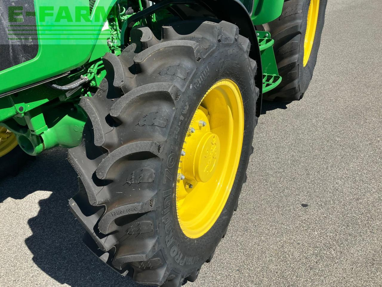 Farm tractor John Deere 5067E: picture 25