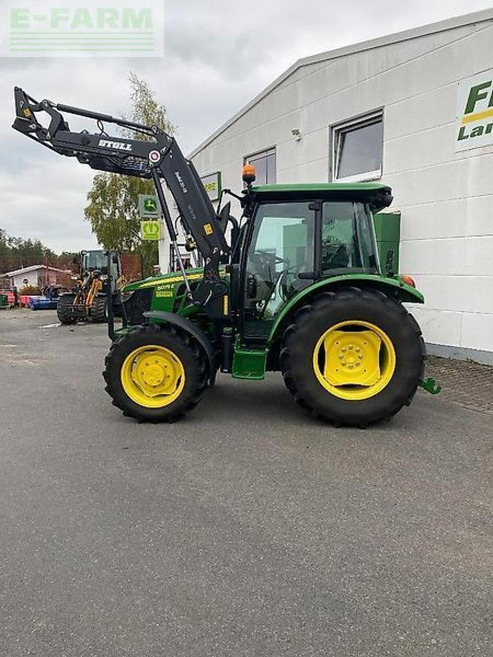 Farm tractor John Deere 5075e: picture 8