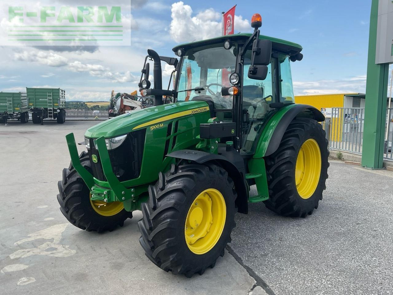 John Deere 5100M - Farm tractor: picture 1 John Deere 5100M - Farm tractor: picture 1