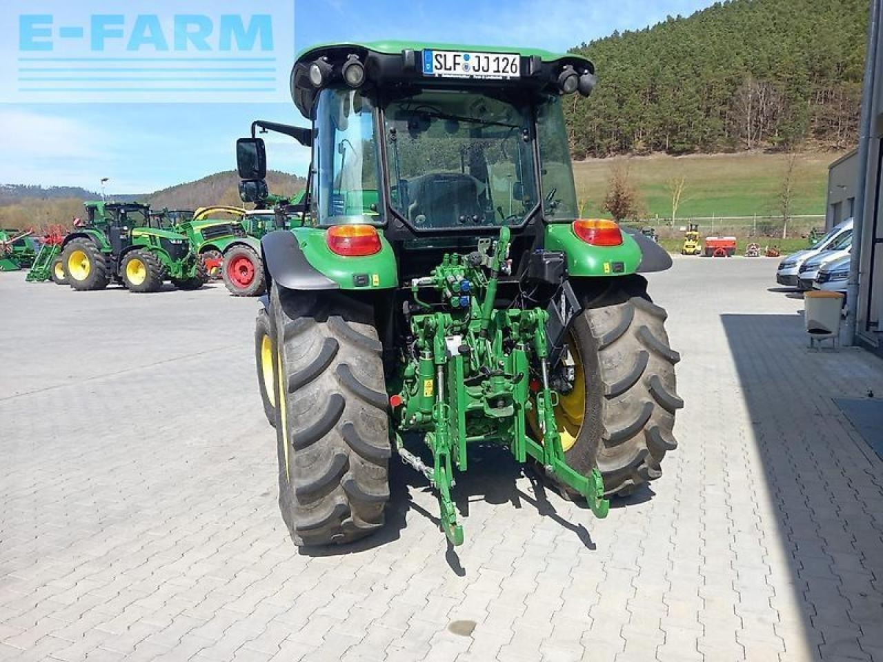 John Deere 5100m - Farm tractor: picture 3 John Deere 5100m - Farm tractor: picture 3