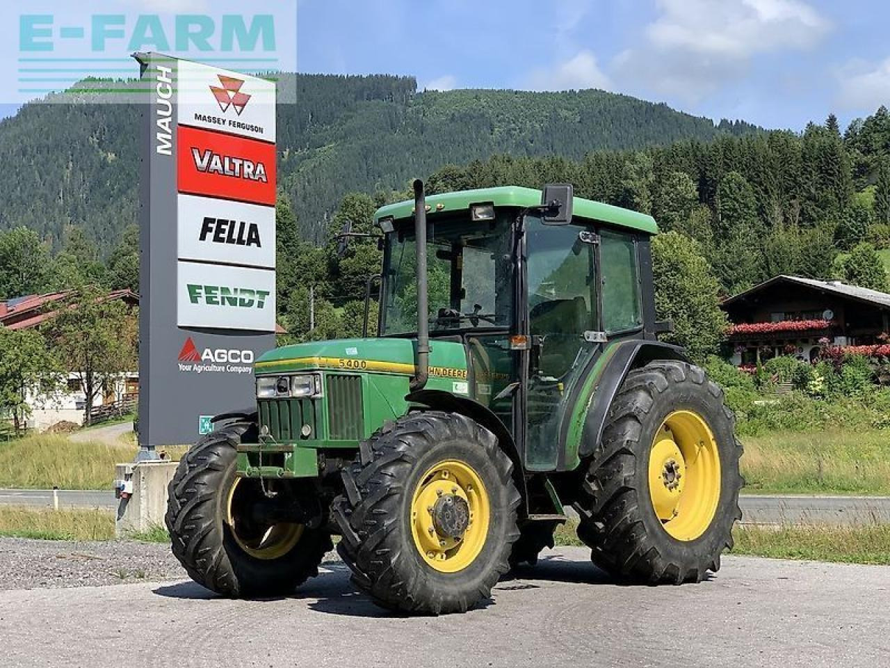 John Deere 5400 a - Farm tractor: picture 1 John Deere 5400 a - Farm tractor: picture 1
