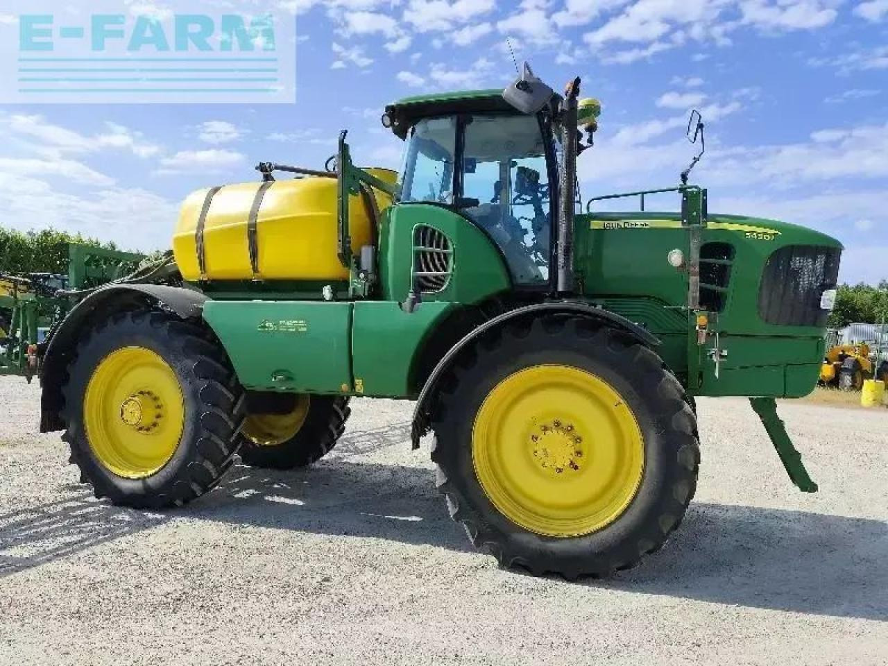 John Deere 5430i - Trailed sprayer: picture 3 John Deere 5430i - Trailed sprayer: picture 3