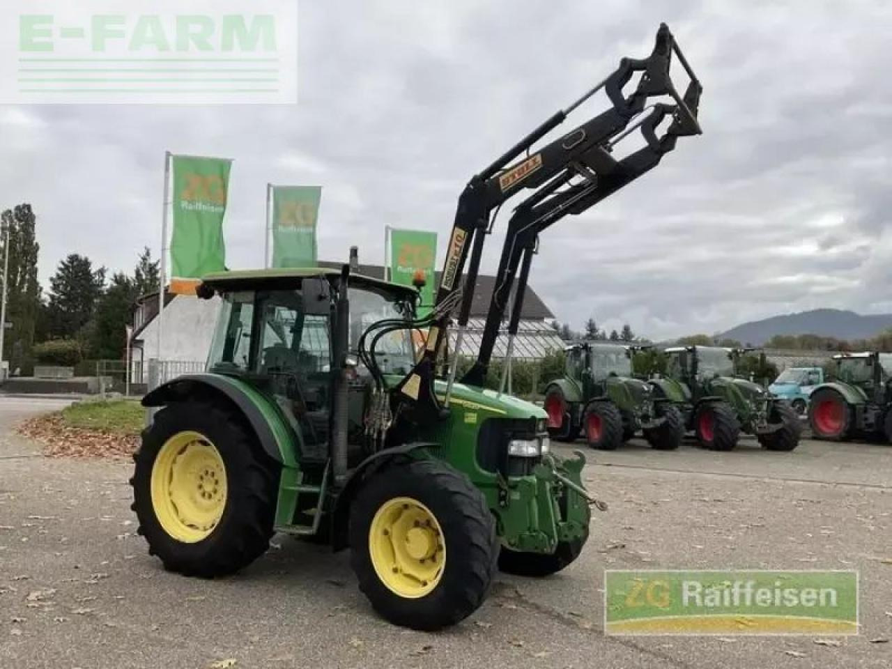 John Deere 5820 - Farm tractor: picture 2 John Deere 5820 - Farm tractor: picture 2