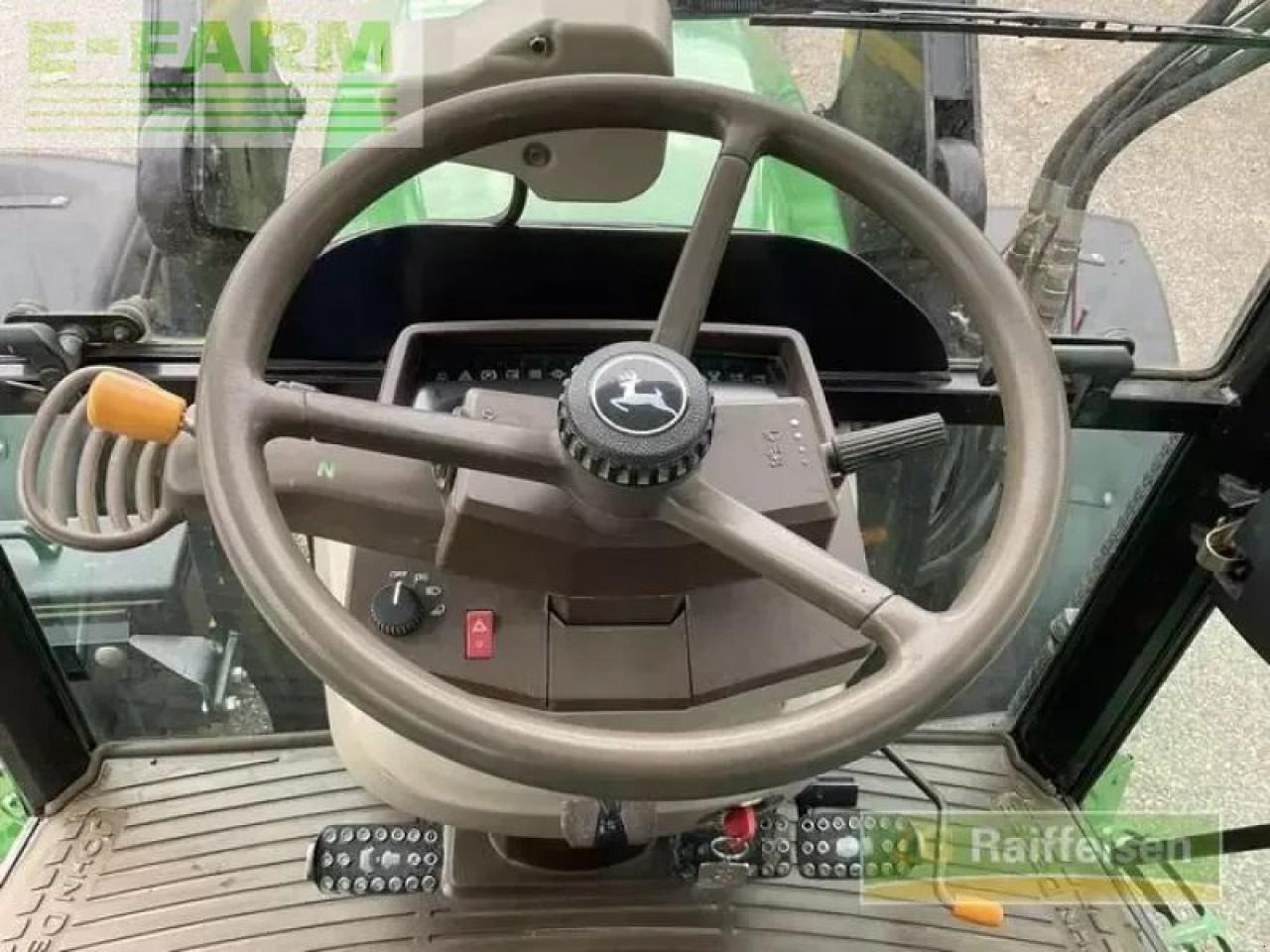 Farm tractor John Deere 5820: picture 10