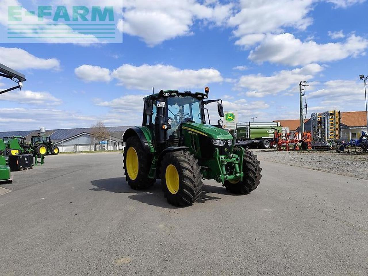 John Deere 6100m - Farm tractor: picture 3 John Deere 6100m - Farm tractor: picture 3