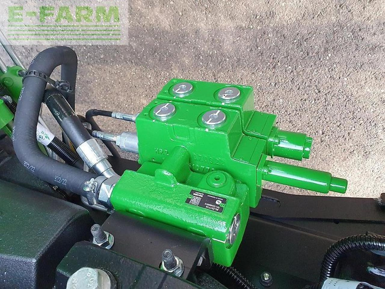 Farm tractor John Deere 6100m aq+ demo: picture 7 Farm tractor John Deere 6100m aq+ demo: picture 7