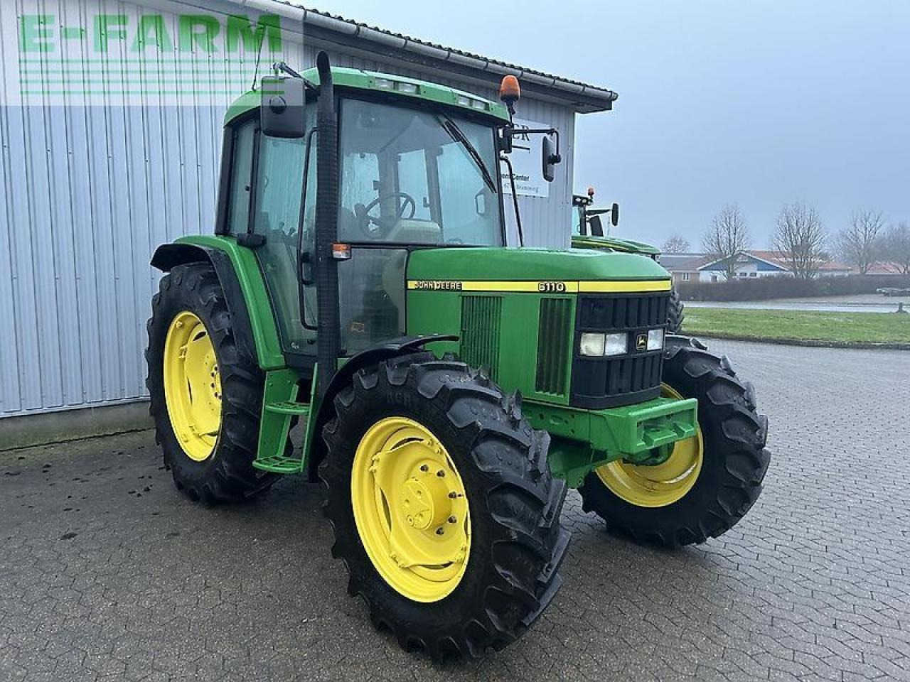 Farm tractor John Deere 6110: picture 10