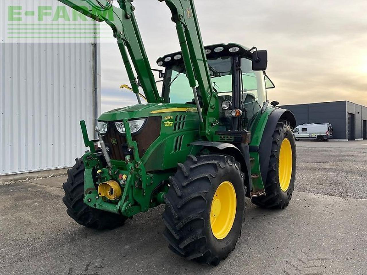 John Deere 6125r - Farm tractor: picture 2 John Deere 6125r - Farm tractor: picture 2
