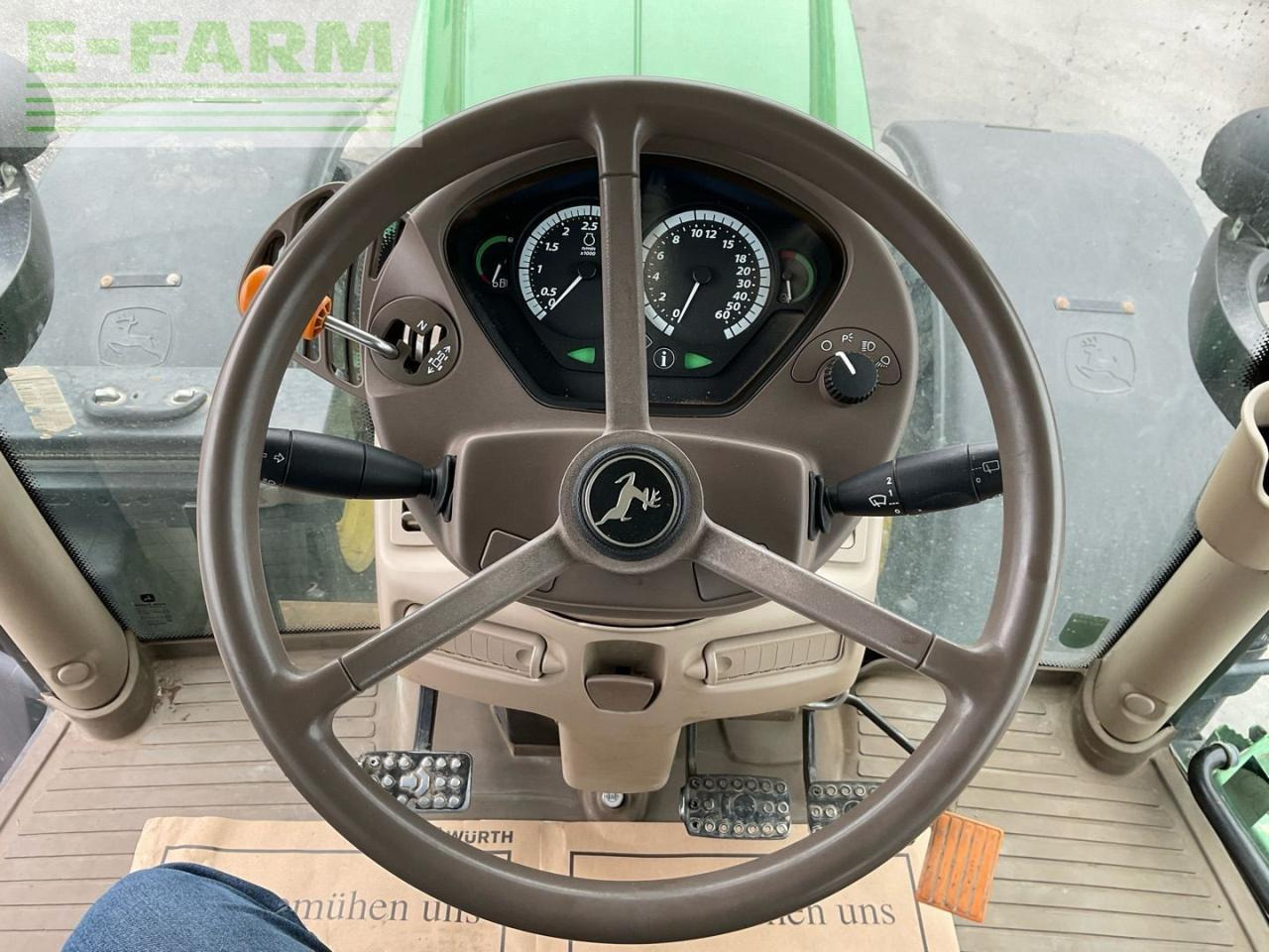 Farm tractor John Deere 6210R: picture 18
