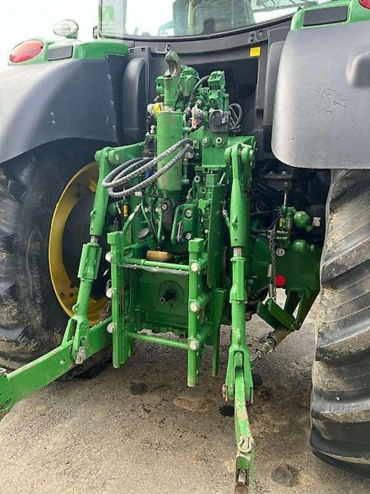 John Deere 6215 r - Farm tractor: picture 4 John Deere 6215 r - Farm tractor: picture 4