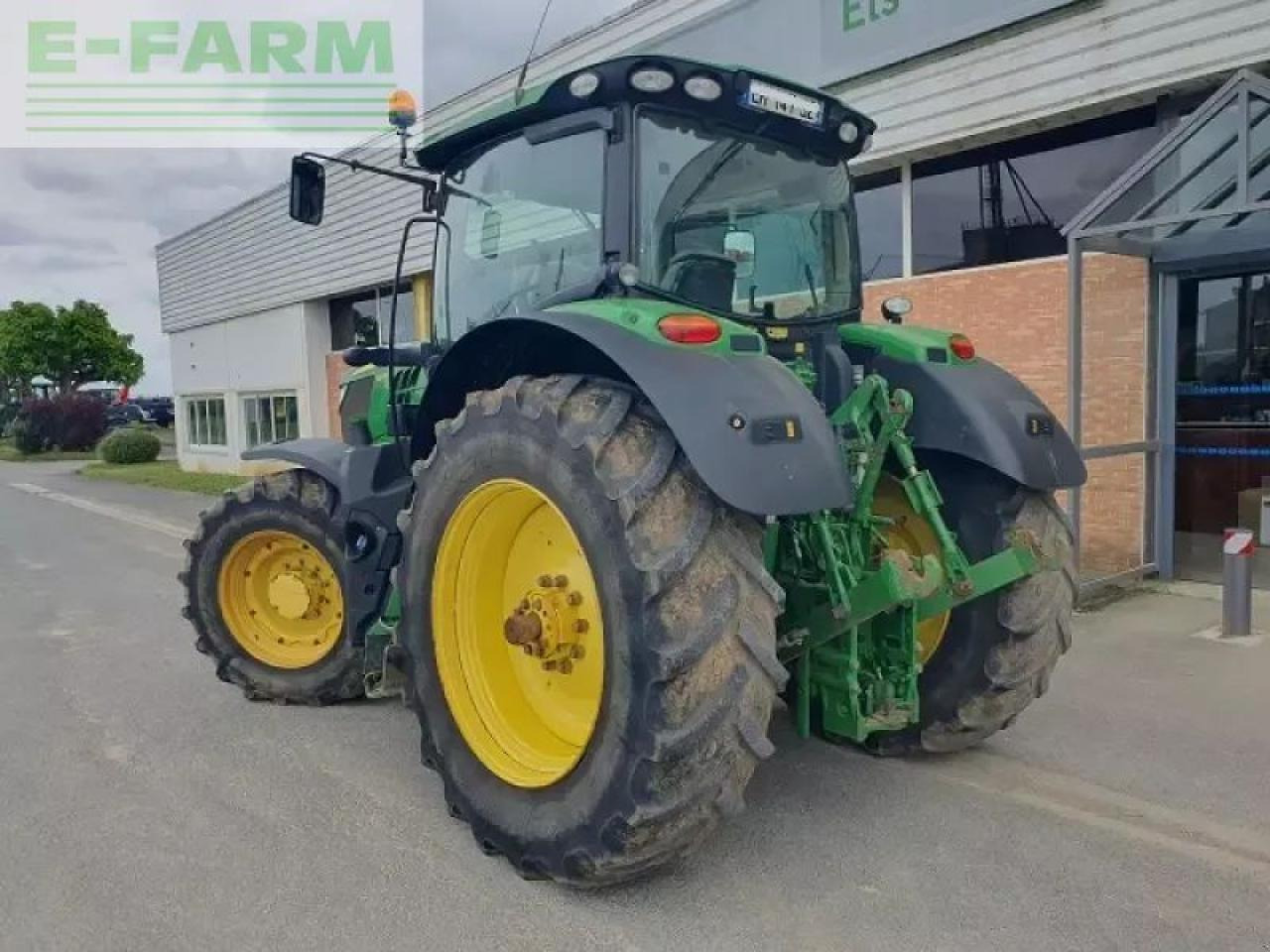 John Deere 6215r - Farm tractor: picture 4 John Deere 6215r - Farm tractor: picture 4