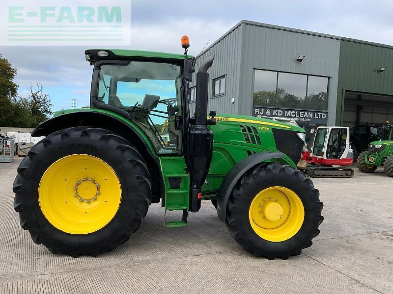 John Deere 6215r tractor (st24428) - Farm tractor: picture 1 John Deere 6215r tractor (st24428) - Farm tractor: picture 1
