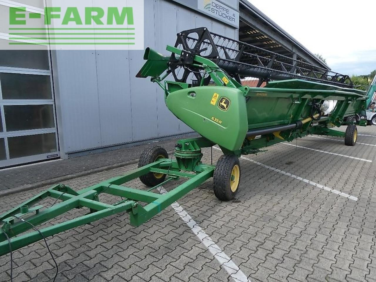 John Deere 635r - Forage harvester attachment: picture 2 John Deere 635r - Forage harvester attachment: picture 2