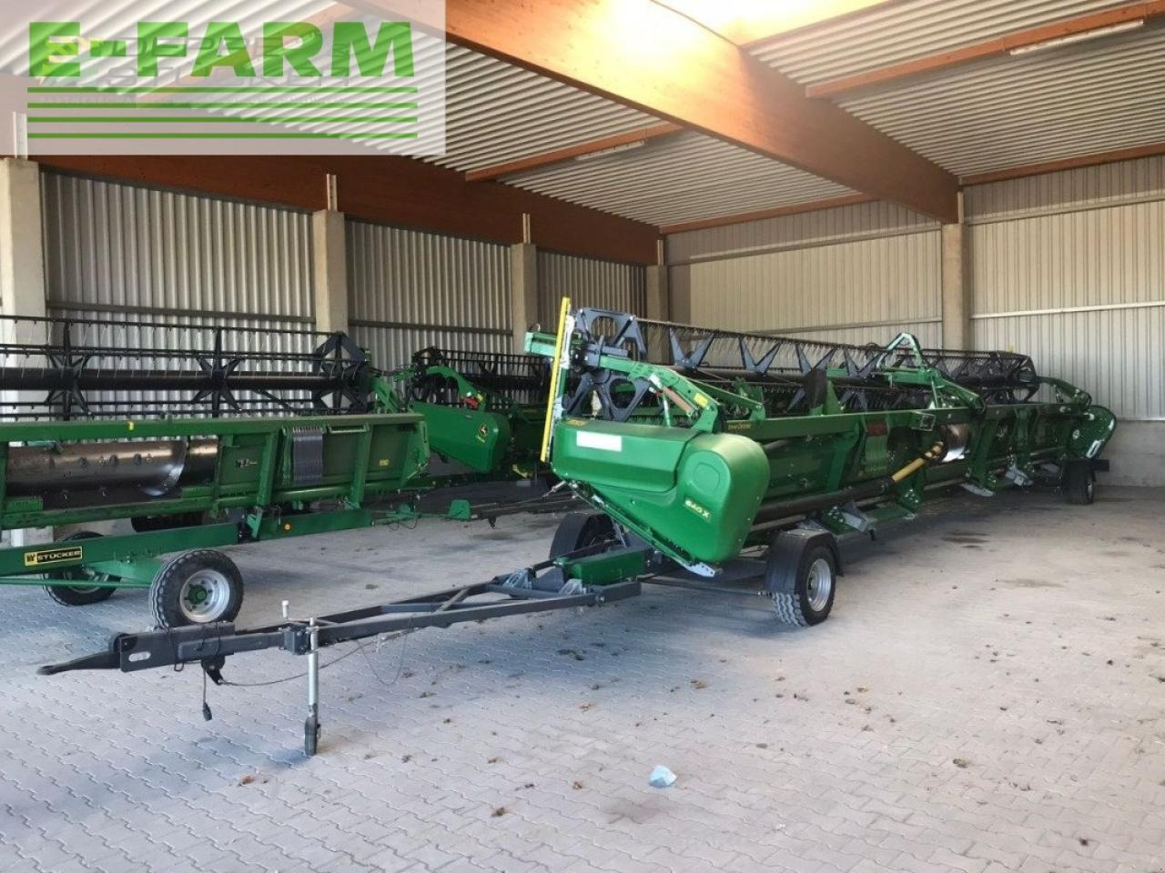 John Deere 640x - Grain header: picture 1 John Deere 640x - Grain header: picture 1