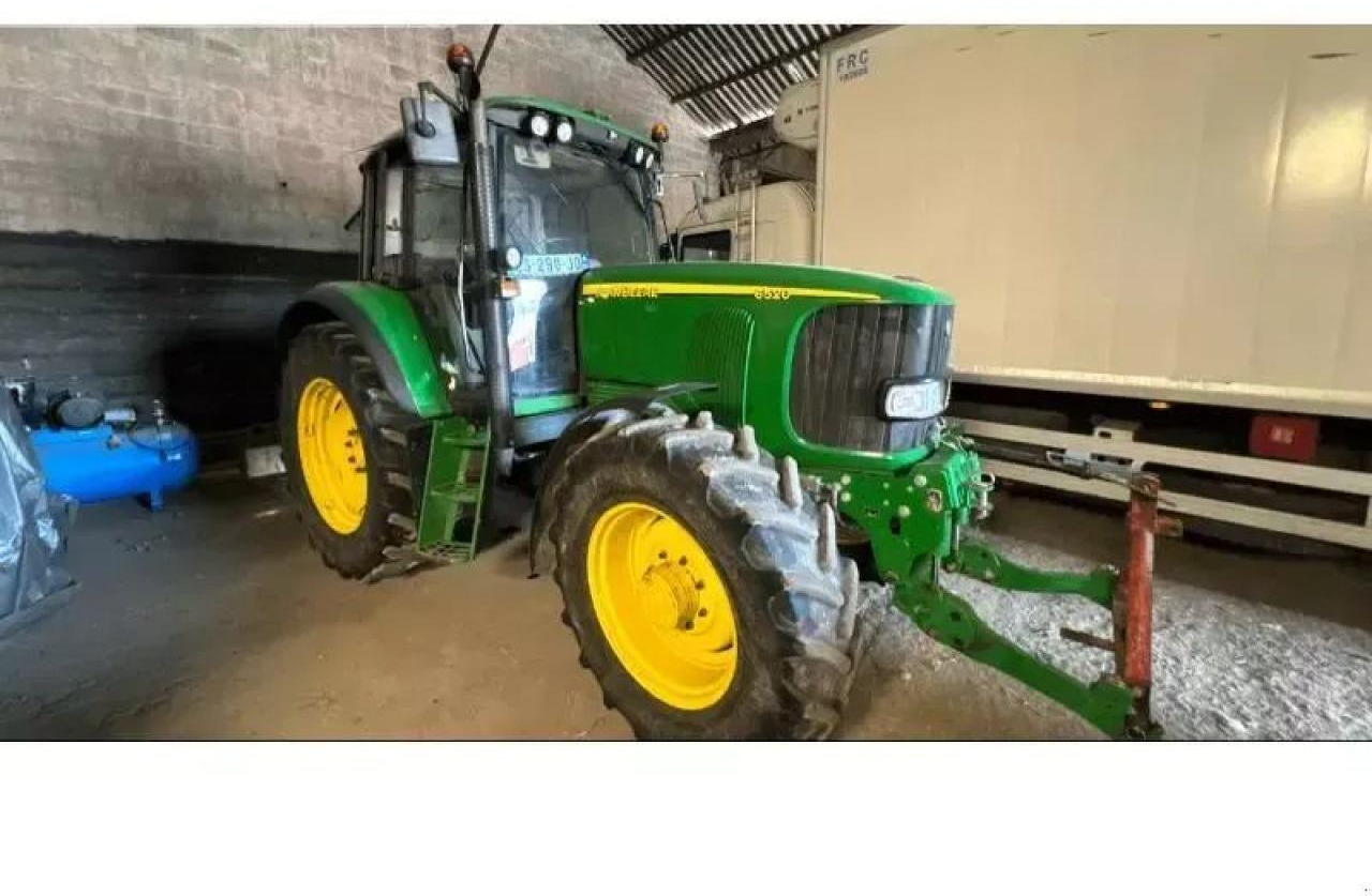 John Deere 6520 - Farm tractor: picture 1 John Deere 6520 - Farm tractor: picture 1