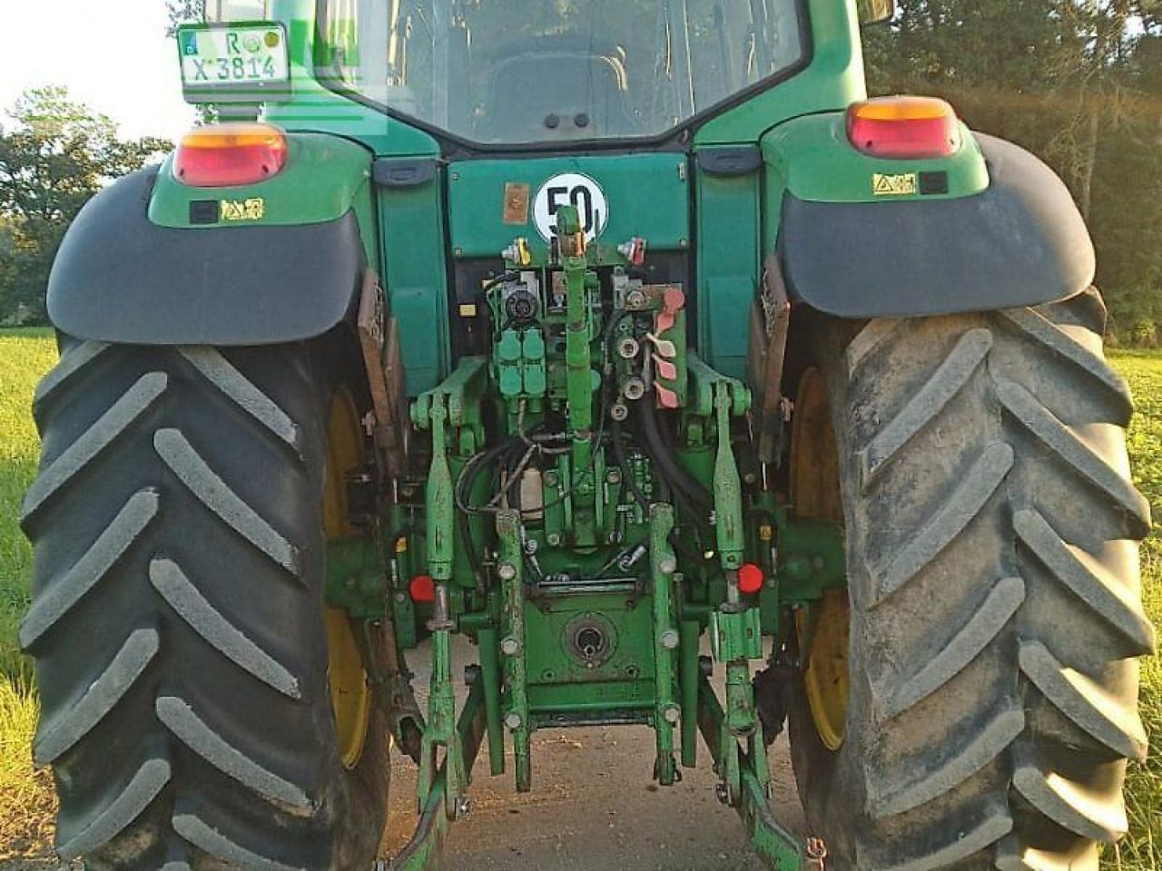 John Deere 6820 - Farm tractor: picture 4 John Deere 6820 - Farm tractor: picture 4