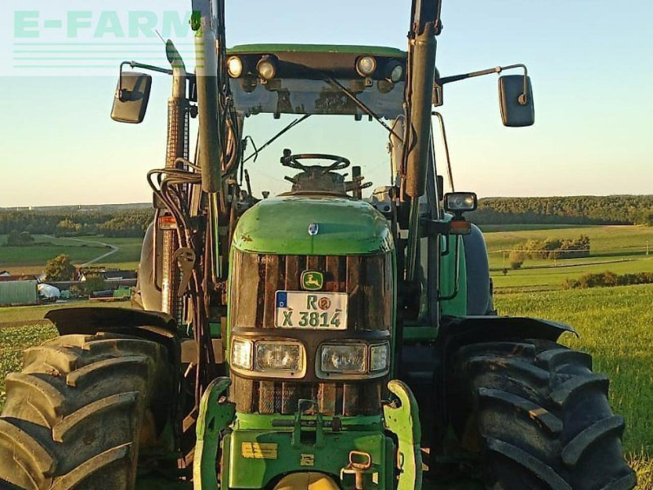 John Deere 6820 - Farm tractor: picture 3 John Deere 6820 - Farm tractor: picture 3