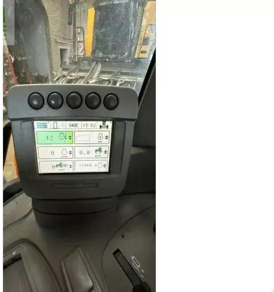 John Deere 6830 premium - Farm tractor: picture 5 John Deere 6830 premium - Farm tractor: picture 5