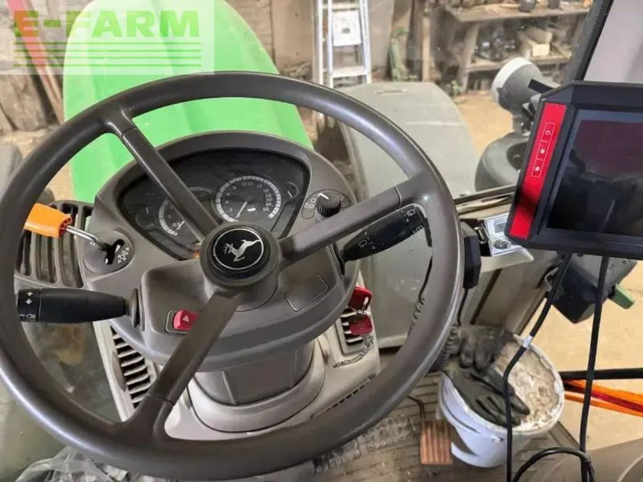 John Deere 6830 premium - Farm tractor: picture 4 John Deere 6830 premium - Farm tractor: picture 4