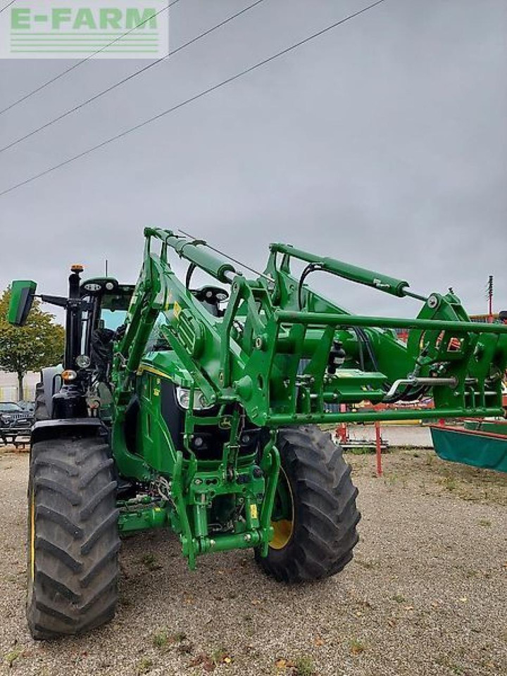 John Deere 6r155 - Farm tractor: picture 3 John Deere 6r155 - Farm tractor: picture 3